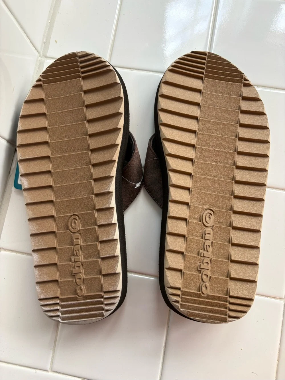 NWT Cobian Men’s AVR2 Trek Brown Flip Flop Sandals Beach Thongs Size 8